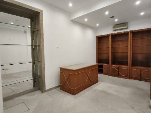 Loja em Oliveira de Azeméis