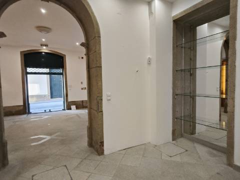 Loja em Oliveira de Azeméis