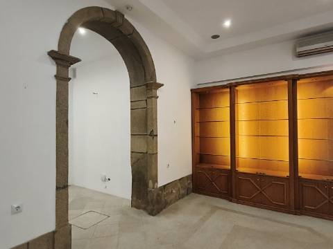 Loja em Oliveira de Azeméis