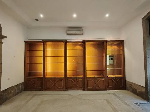 Loja em Oliveira de Azeméis