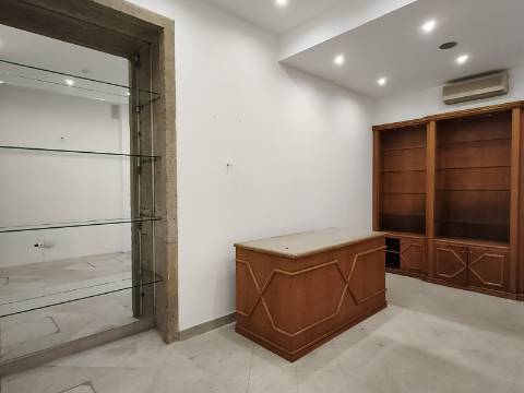 Loja em Oliveira de Azeméis