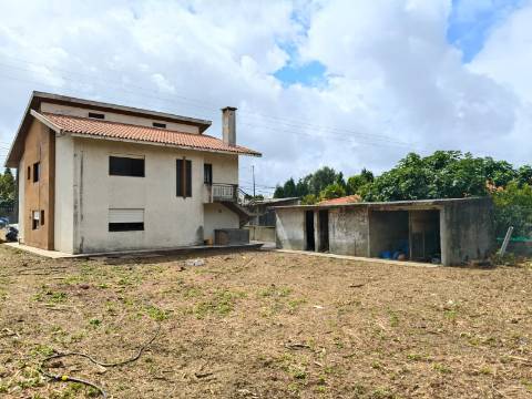 Moradia Isolada T3 em Santa Maria de Lamas