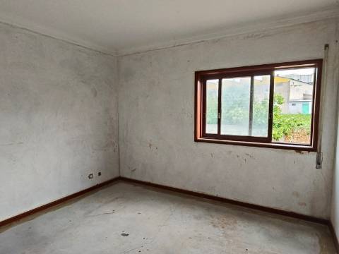 Moradia Isolada T3 em Santa Maria de Lamas