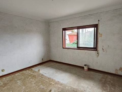 Moradia Isolada T3 em Santa Maria de Lamas