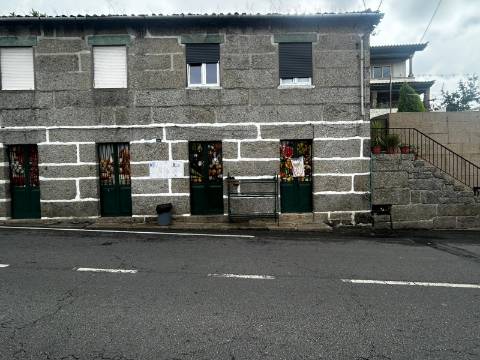 Loja em Moreira de Cónegos