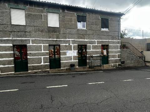 Loja em Moreira de Cónegos