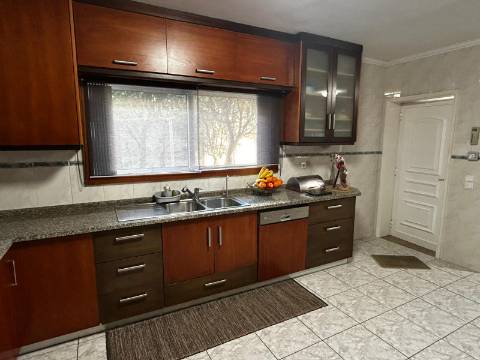 Moradia Isolada T3 em Escapães