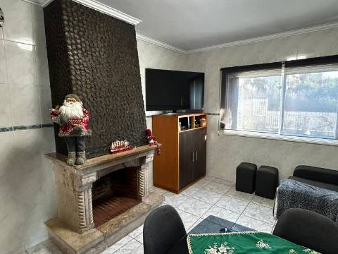 Moradia Isolada T3 em Escapães