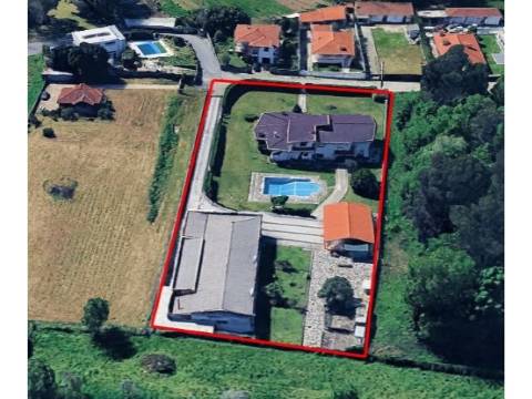 Moradia com Armazém em Vila Nova de Famalicão