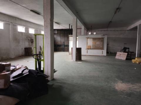 Armazém Industrial em Cesar