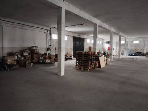 Armazém Industrial em Cesar