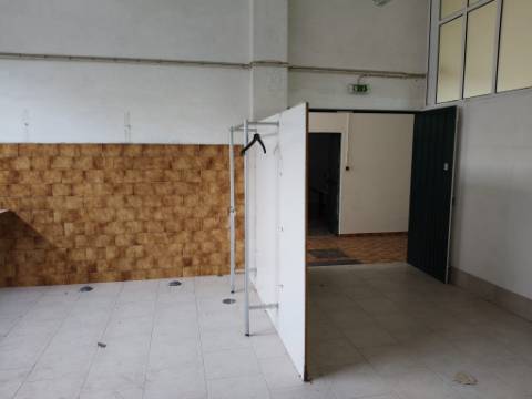 Armazém Industrial em Cesar