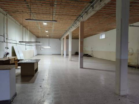 Armazém Industrial em Cesar