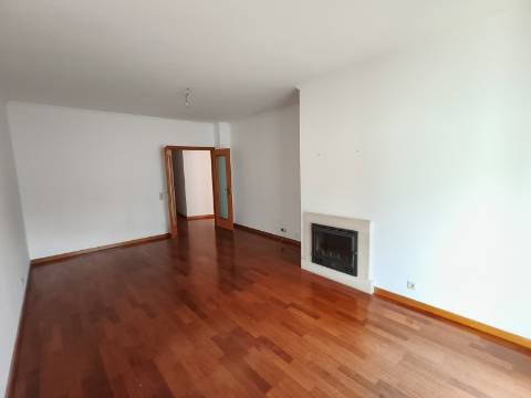 Apartamento T2 em São João da Madeira