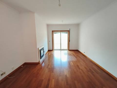 Apartamento T2 em São João da Madeira
