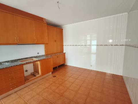 Apartamento T2 em São João da Madeira