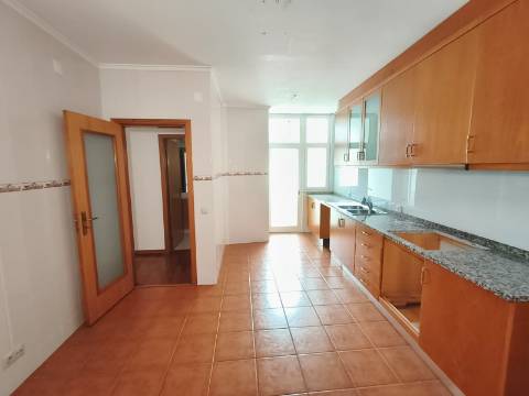 Apartamento T2 em São João da Madeira