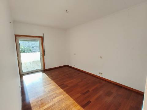 Apartamento T2 em São João da Madeira