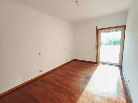 Apartamento T2 em São João da Madeira