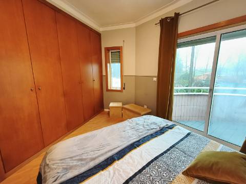 Apartamento T3 com varanda em Grijó