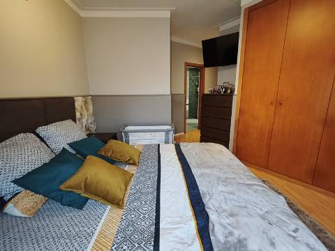 Apartamento T3 com varanda em Grijó