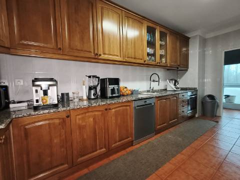 Apartamento T3 com varanda em Grijó