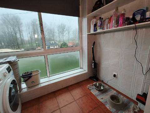 Apartamento T3 com varanda em Grijó