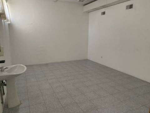 Conjunto de 2 lojas no Porto