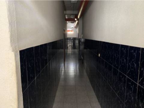 Conjunto de 2 lojas no Porto