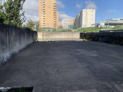 Conjunto de 2 lojas no Porto