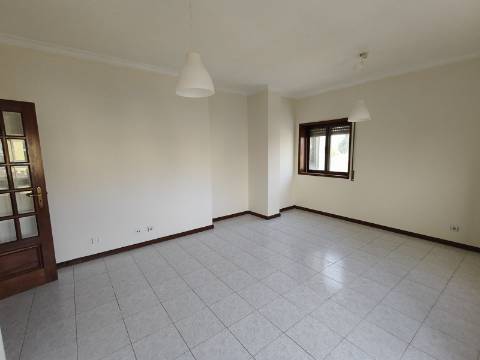 Apartamento para Arrendar em São João da Madeira