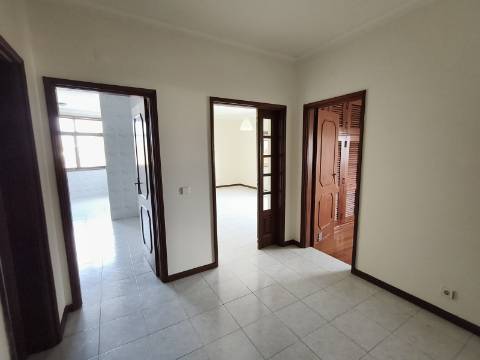 Apartamento para Arrendar em São João da Madeira