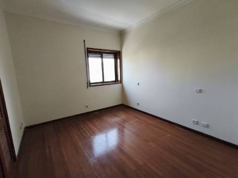 Apartamento para Arrendar em São João da Madeira
