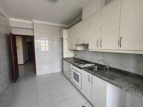 Apartamento para Arrendar em São João da Madeira