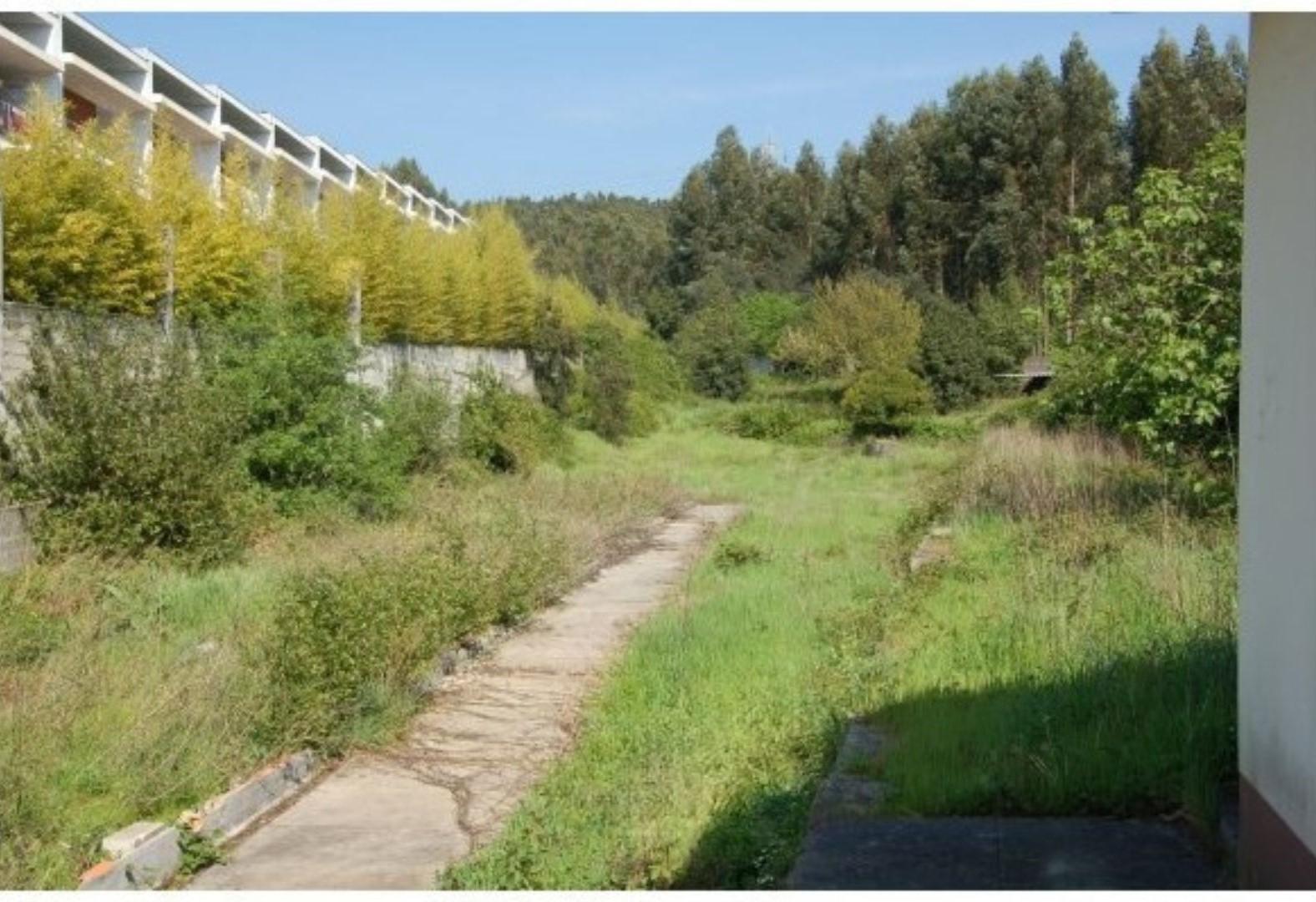 Moradia com Terreno Rústico na Maia