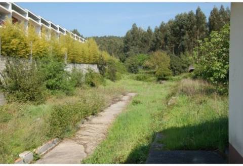 Moradia com Terreno Rústico na Maia