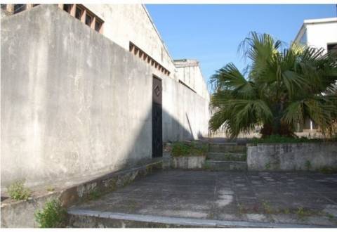 Moradia com Terreno Rústico na Maia