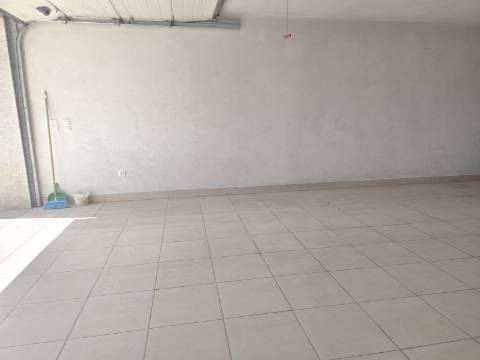Moradia T4 em banda em Oliveira de Azeméis