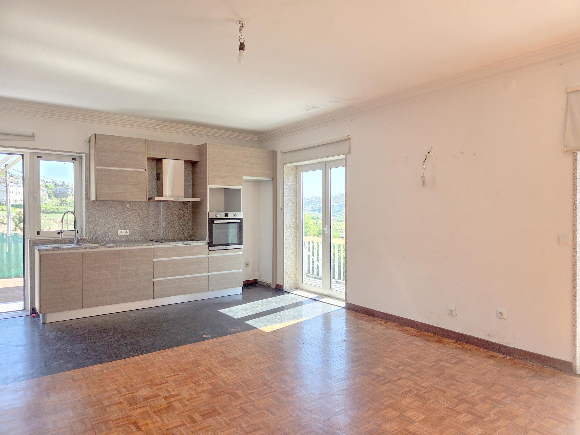 Moradia geminada T4 Em Felgueiras