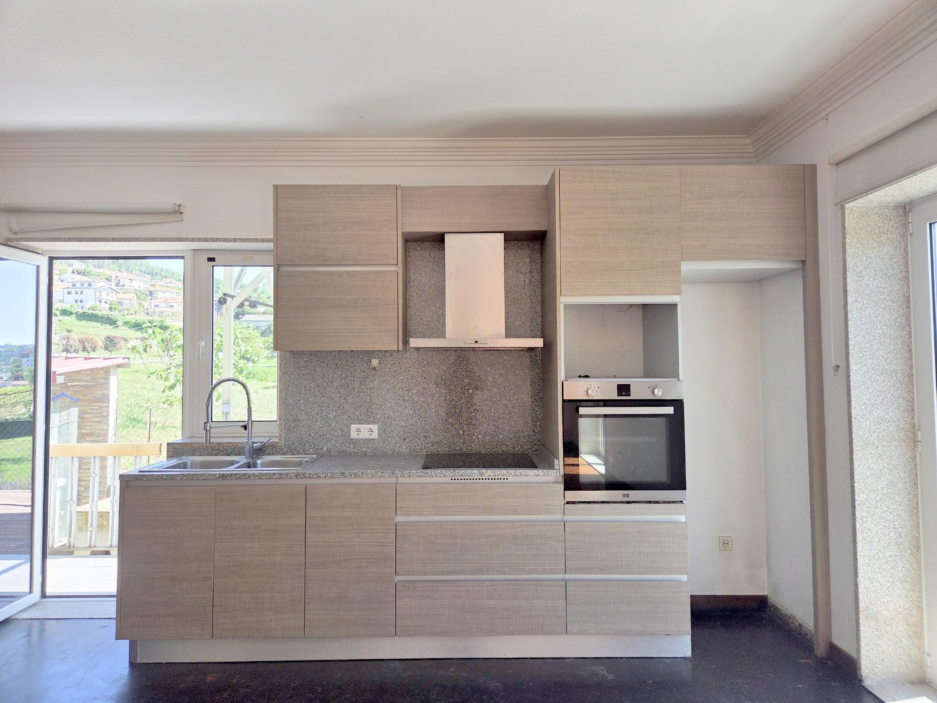 Moradia geminada T4 Em Felgueiras