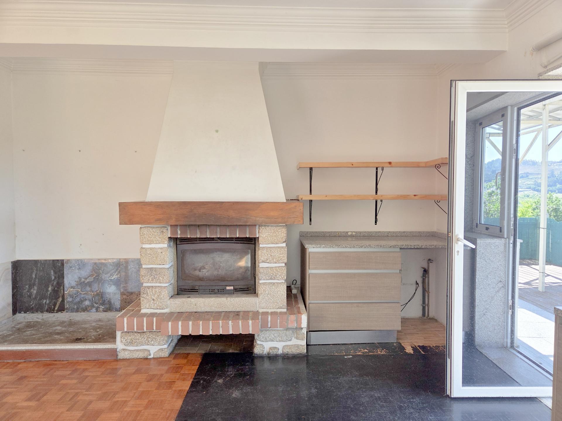 Moradia geminada T4 Em Felgueiras