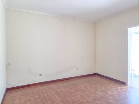 Moradia geminada T4 Em Felgueiras