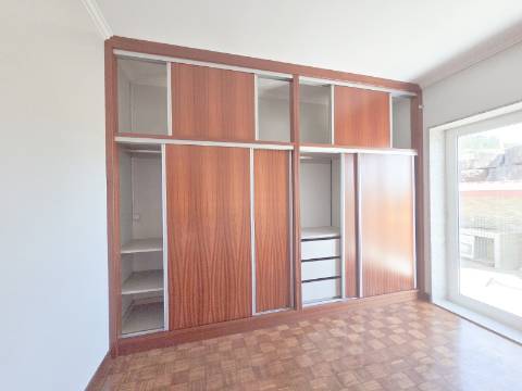 Moradia geminada T4 Em Felgueiras