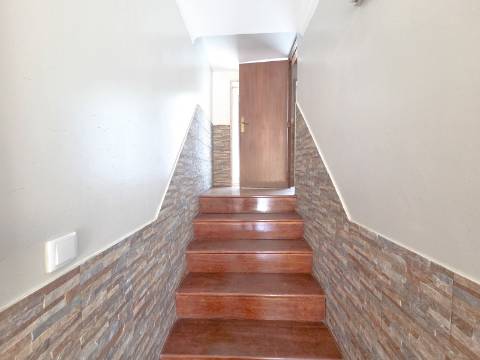 Moradia geminada T4 Em Felgueiras