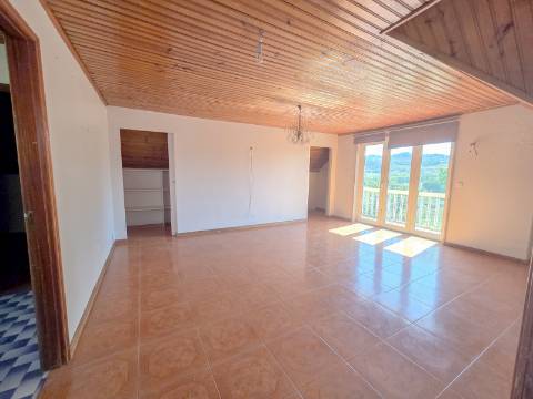 Moradia geminada T4 Em Felgueiras