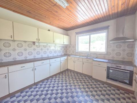 Moradia geminada T4 Em Felgueiras