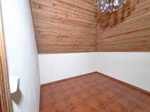 Moradia geminada T4 Em Felgueiras