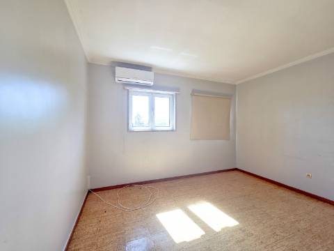 Moradia geminada T4 Em Felgueiras