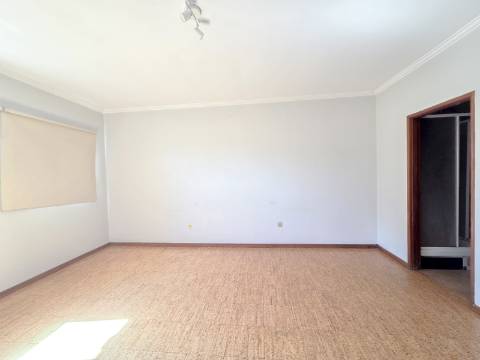 Moradia geminada T4 Em Felgueiras