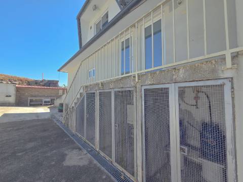 Moradia geminada T4 Em Felgueiras